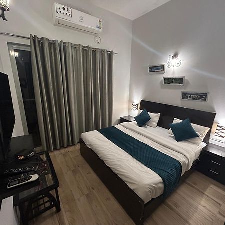 Anandan Citrine Hotell Vrindāvan Exteriör bild