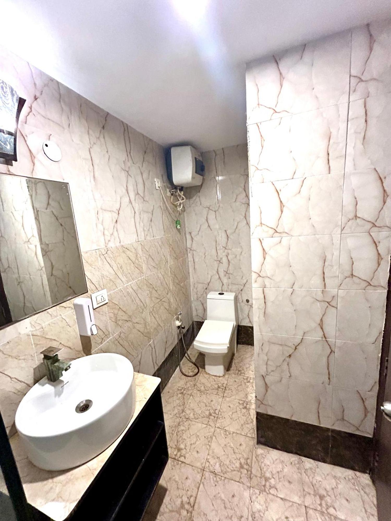 Anandan Citrine Hotell Vrindāvan Exteriör bild