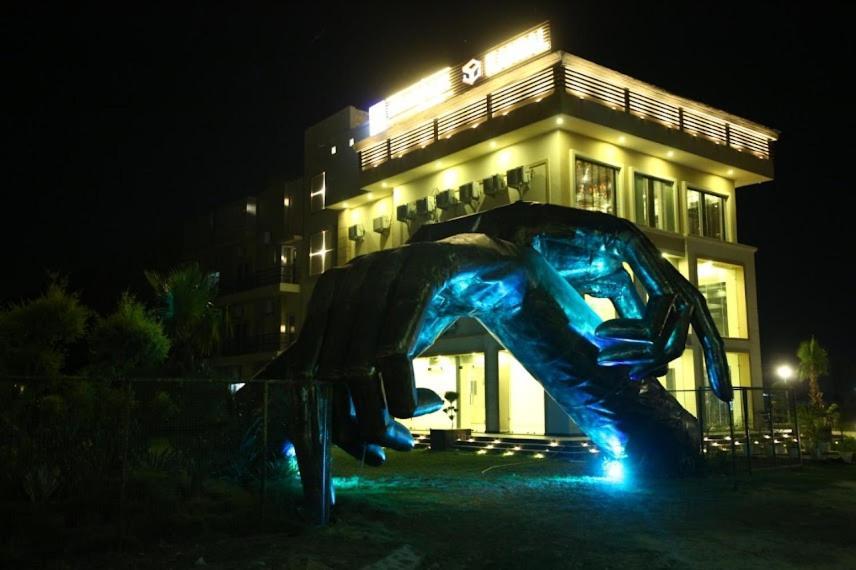 Anandan Citrine Hotell Vrindāvan Exteriör bild