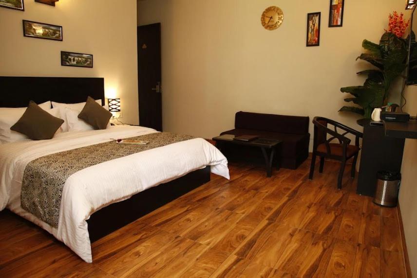 Anandan Citrine Hotell Vrindāvan Exteriör bild