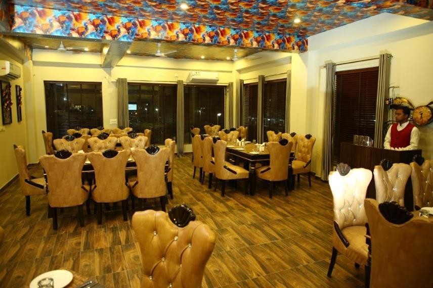 Anandan Citrine Hotell Vrindāvan Exteriör bild