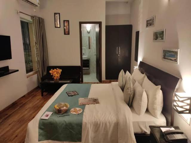 Anandan Citrine Hotell Vrindāvan Exteriör bild